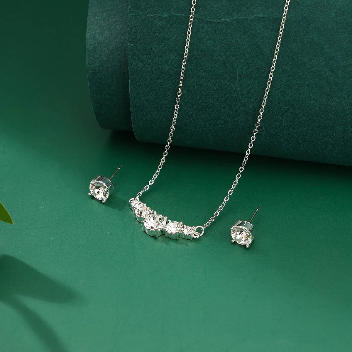 Fashion sparkling zircon pendant necklace